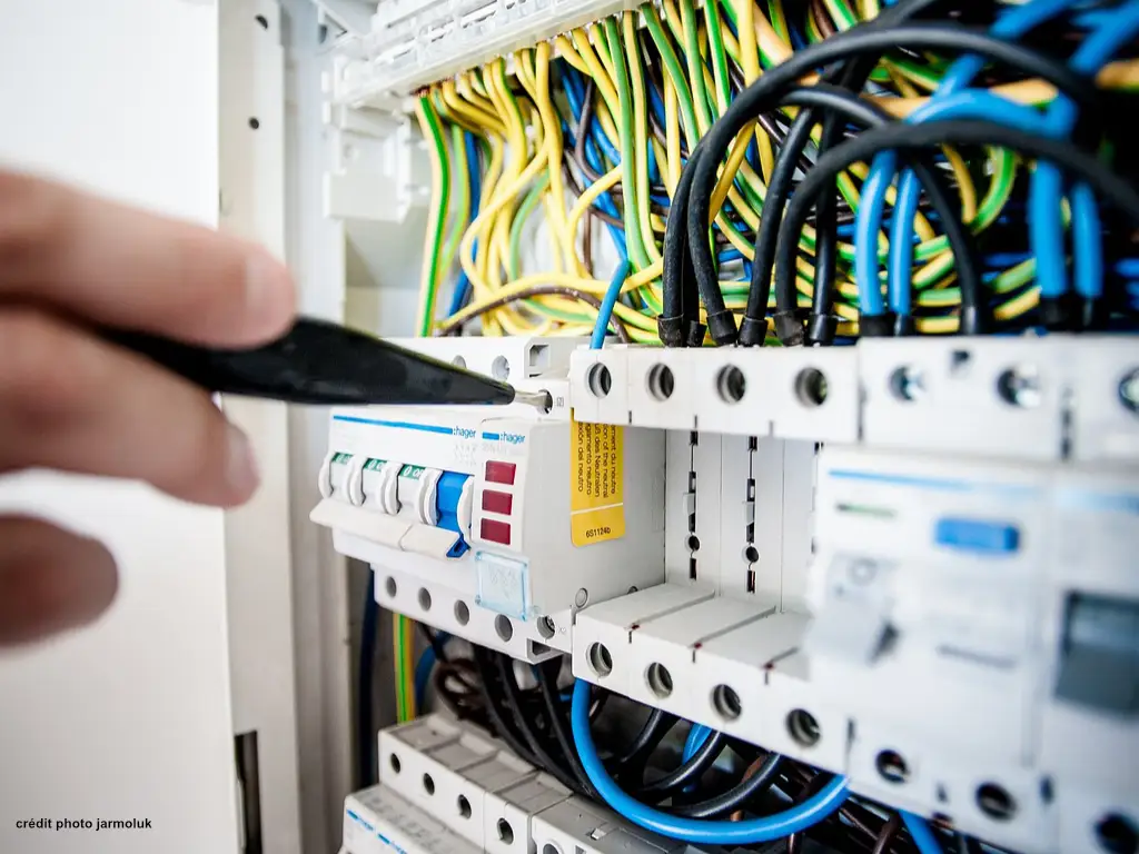 rénovation électrique chez particulier - géné-bat-sud 66